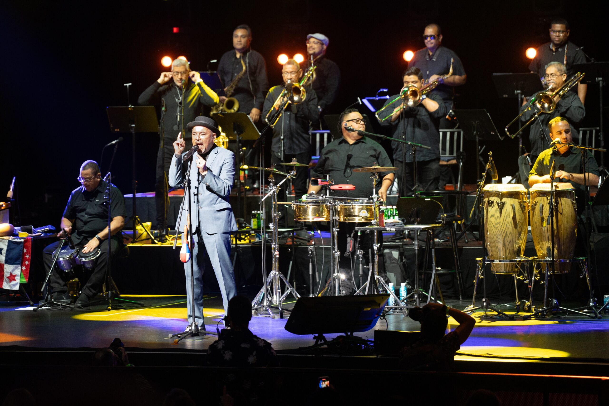 Rubén Blades performing live at Miami's Kaseya Center during the Fotografías Tour 2025